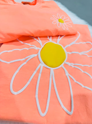 white and yellow daisy
trendy
trending
screen printed
puffy ink
puff ink
popular
peachy keen prints
happy daisy
cute
bow
2 color puff