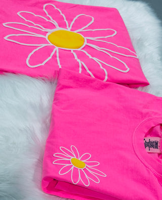 white and yellow daisy
trendy
trending
screen printed
puffy ink
puff ink
popular
peachy keen prints
happy daisy
cute
bow
2 color puff